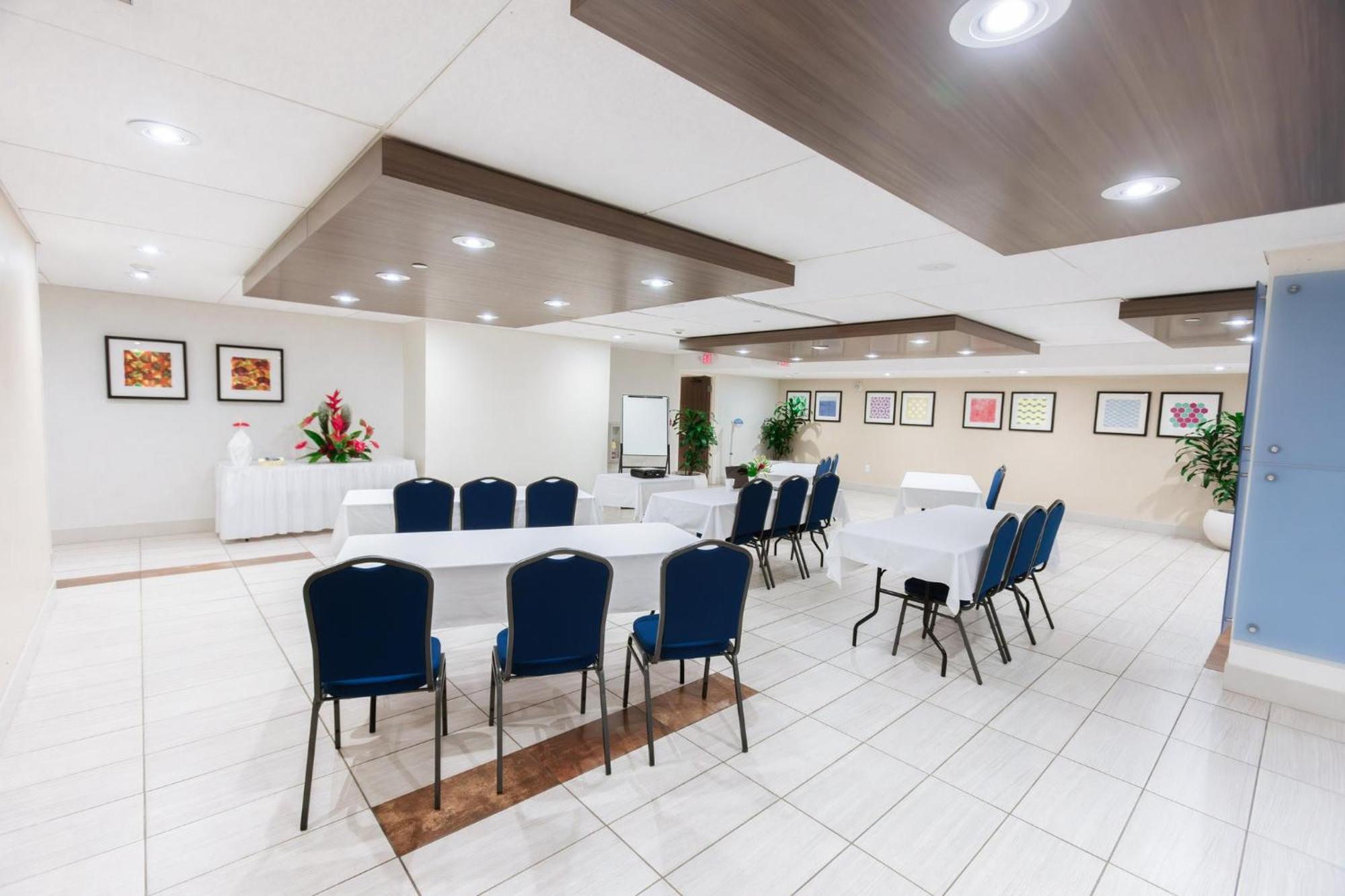 Holiday Inn Express Waikiki By Ihg Honolulu Ngoại thất bức ảnh