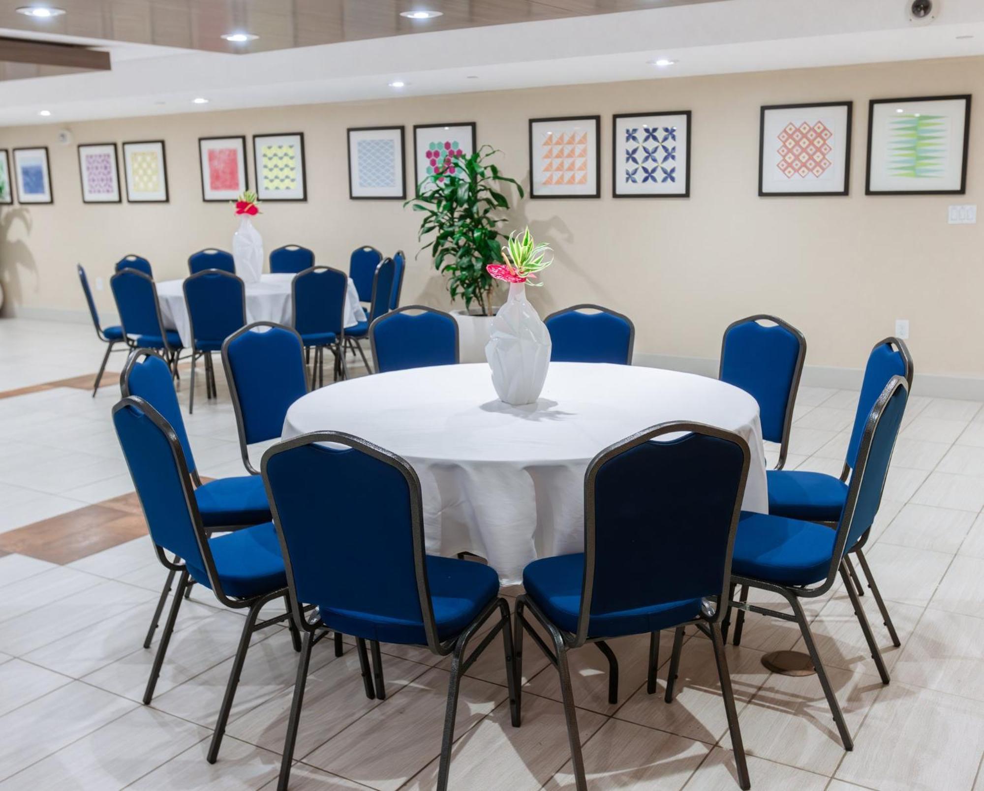Holiday Inn Express Waikiki By Ihg Honolulu Ngoại thất bức ảnh